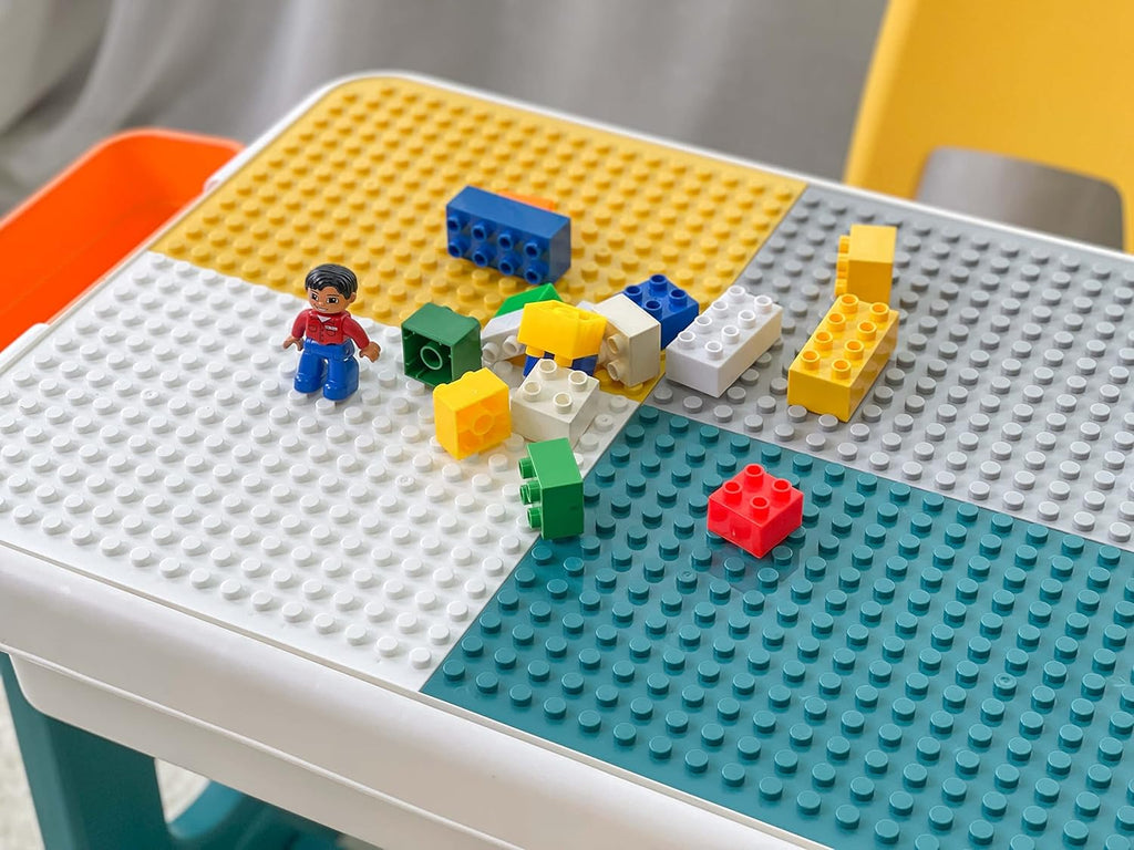 Multifunctional Table with Storage ©