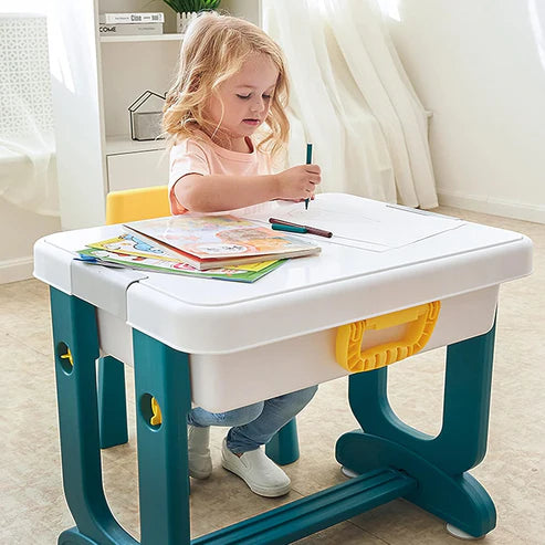 Multifunctional Table with Storage ©